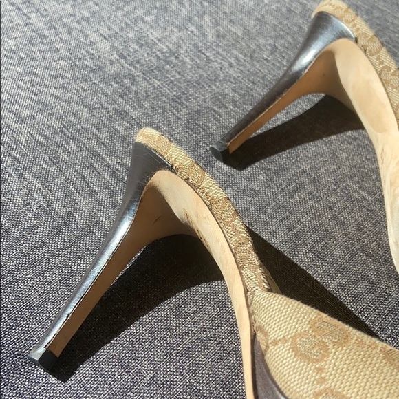 GUCCI HEELS - Picture 5 of 12